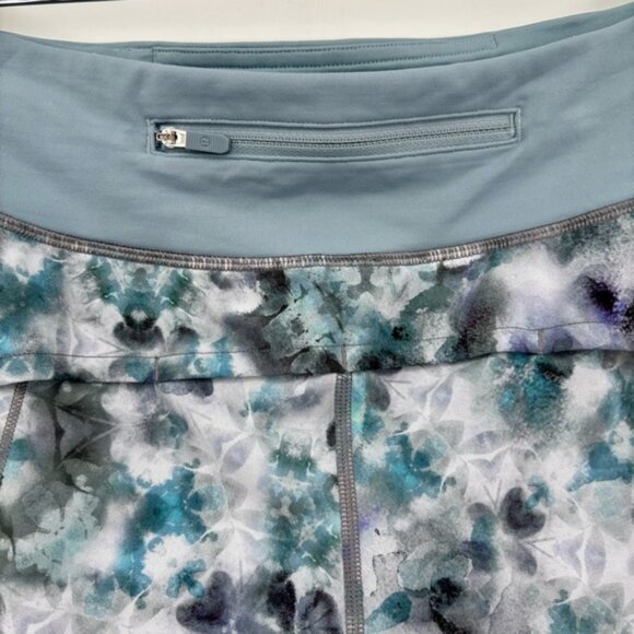 Lululemon Speed Up LowRise Short 2  5Kaleidofloral Multi  Blue Cast 8 - Picture 9 of 11